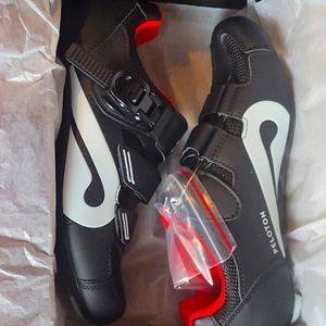 Peloton cycling shoes brand new